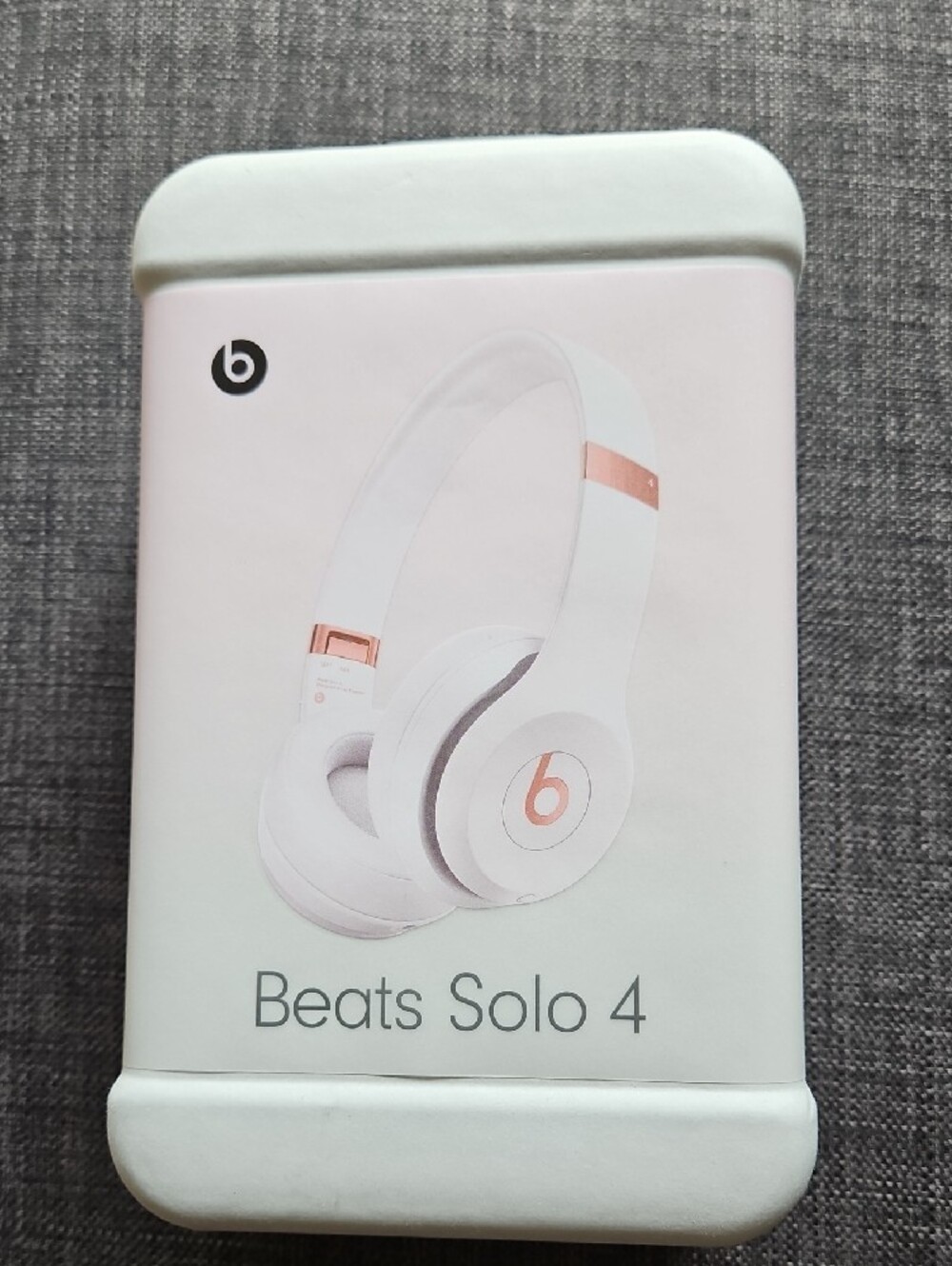 Beats Solo 4 Over-Ear Headphones — Cloud Pink